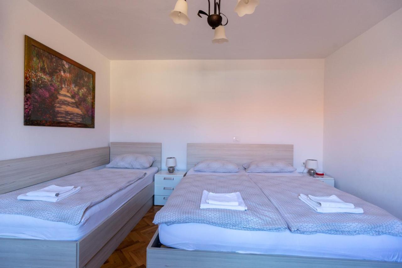 Apartments And Rooms Jeselnik Portoroz Bagian luar foto