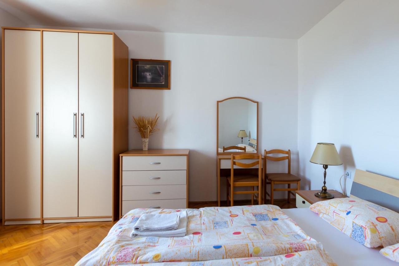Apartments And Rooms Jeselnik Portoroz Bagian luar foto